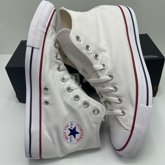 Converse Men’s Chuck Taylor All Star White High Top Shoes
Whit High-Top Sneakers - Picture 8 of 16